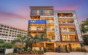 Fabhotel Grace Inn
